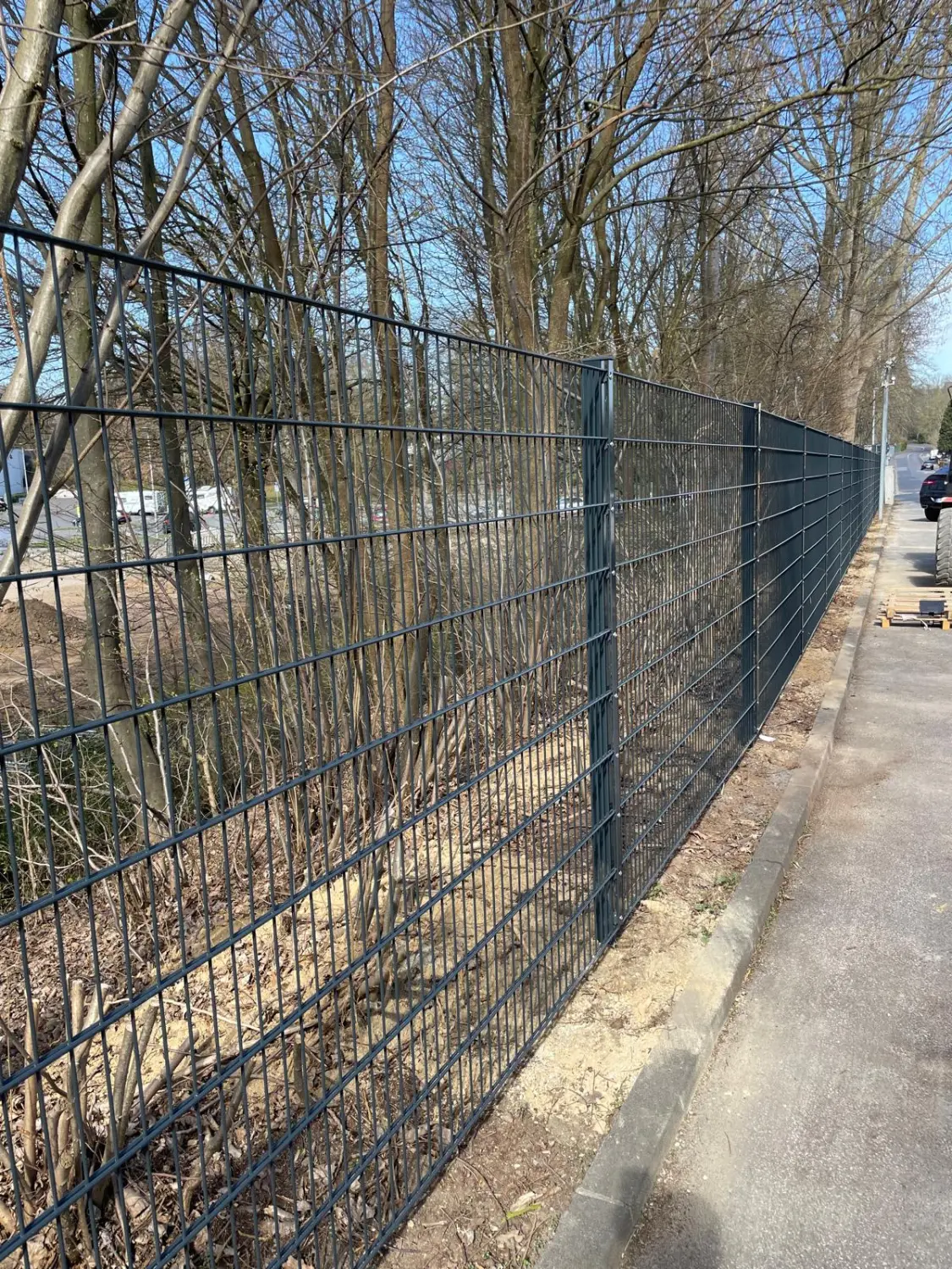 Hattingen, Driton Begolli, BEG Zaunsysteme GmbH, BEG-Zaunsysteme, Zaunbau, Zaunbauer , Zaunbau Firma, Zaunbau Unternehmen, Professioneller Zaunbau, Zaunsysteme, Zaunmontage , Metallzaun, Doppelstabmattenzaun, Gitterzaun, Industriezaun, Sicherheitszaun, Sichtschutzzaun, Gartenzäune, Toranlagen, Schiebetor, Hoftor, Zaunreparatur, Zaunmontage Service,